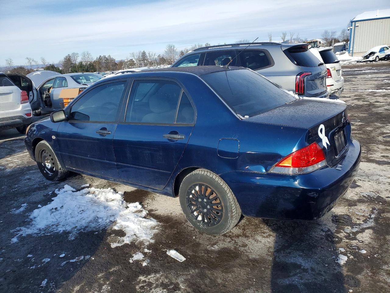 2005 Mitsubishi Lancer VIN JA3AJ26E75U013200 photo 2