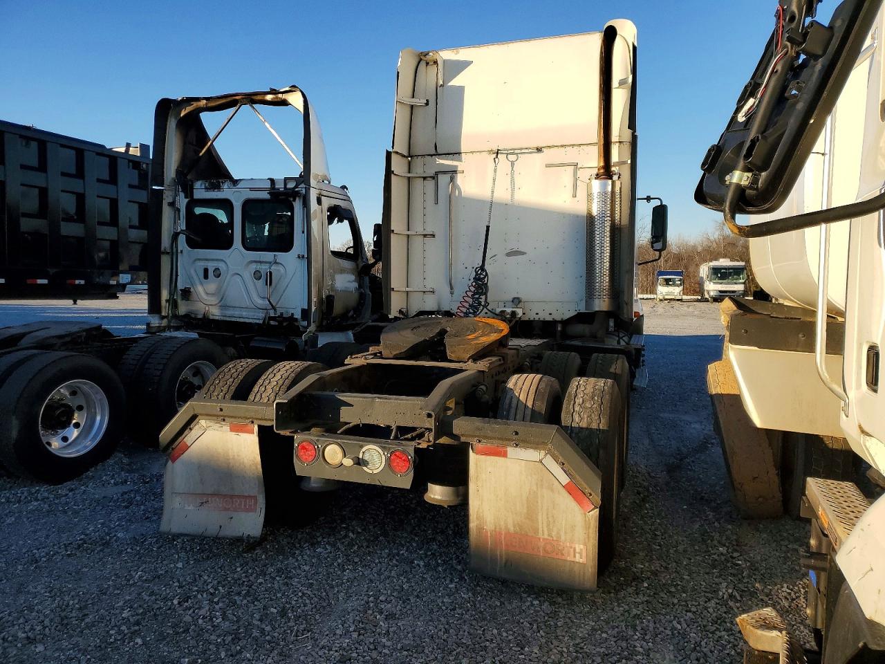 2000 FREIGHTLINER All other VIN 1FUYSSEB1YLB64933 photo 4