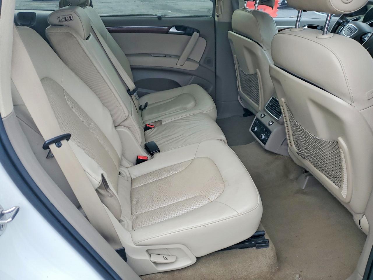 2015 Audi Q7 VIN WA1VMAFE2FD016585 photo 11
