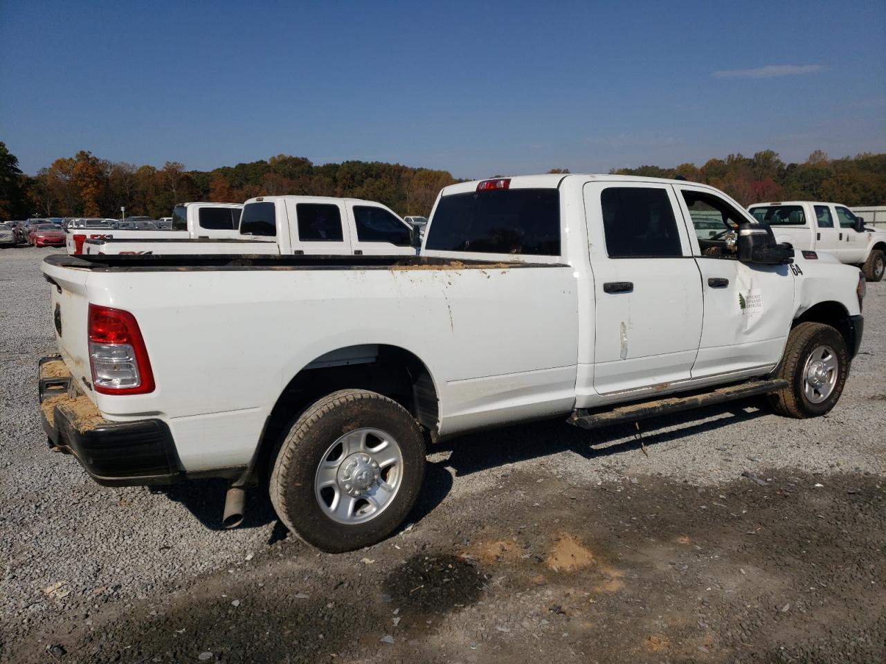 2024 Ram 3500 VIN 3C63R3GJ4RG242521 photo 3