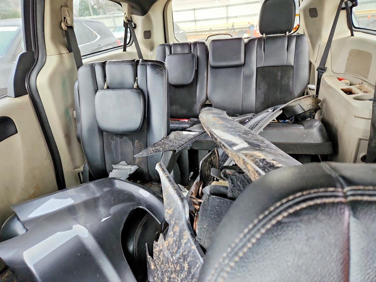 2018 Dodge Caravan VIN 2C4RDGCG2JR328668 photo 10