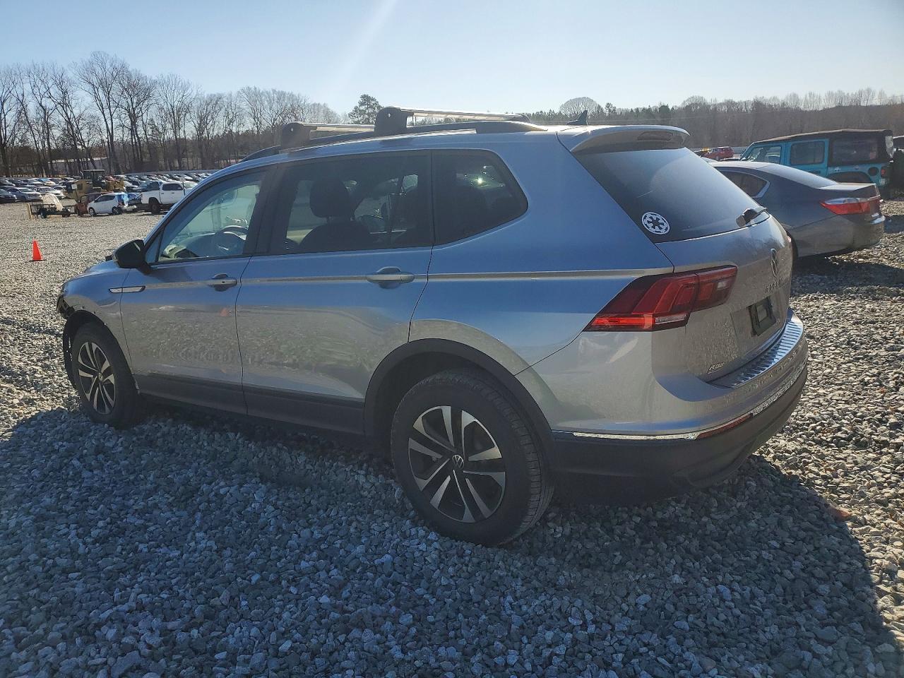2024 Volkswagen Tiguan VIN 3VVRB7AX0RM155133 photo 2