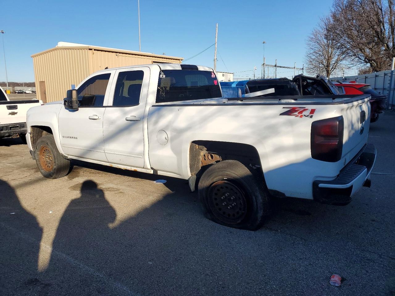 2016 Chevrolet All models VIN 1GCVKREC5GZ382684 photo 2