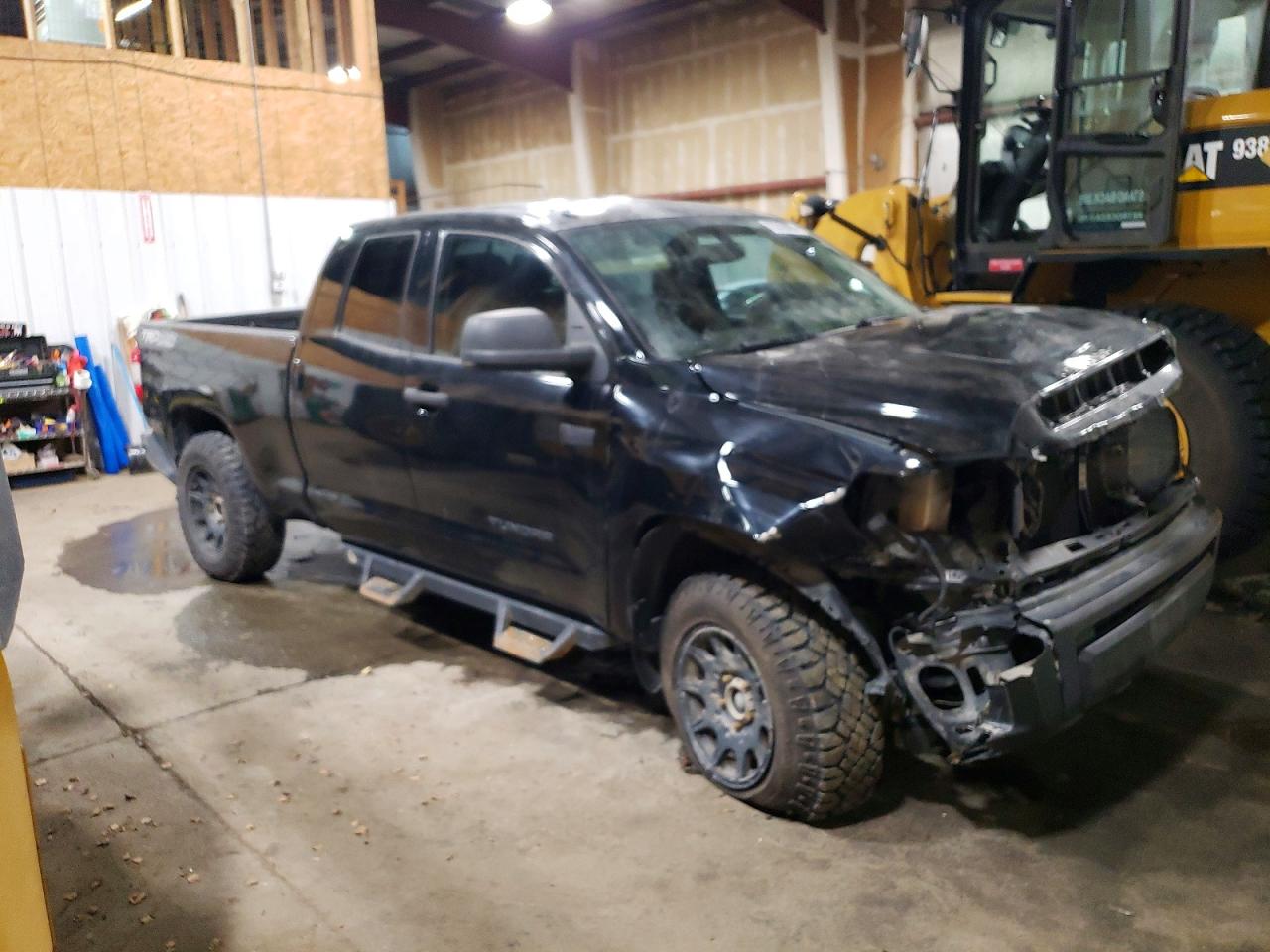 2015 Toyota Tundra VIN 5TFUY5F14FX470071 photo 4