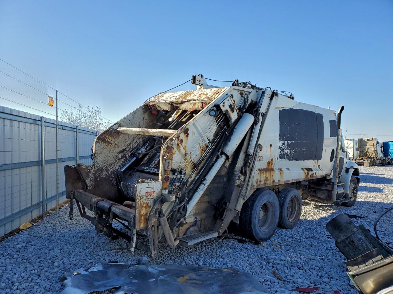 2011 International 4000 serie VIN 1HTMKAAN6BH291414 photo 4