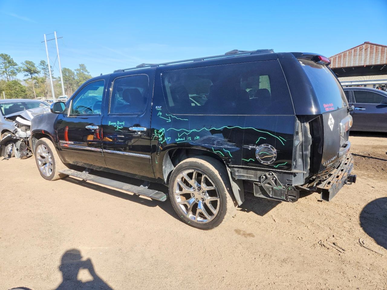 2013 Chevrolet Suburban VIN 1GNSCKE0XDR227547 photo 2