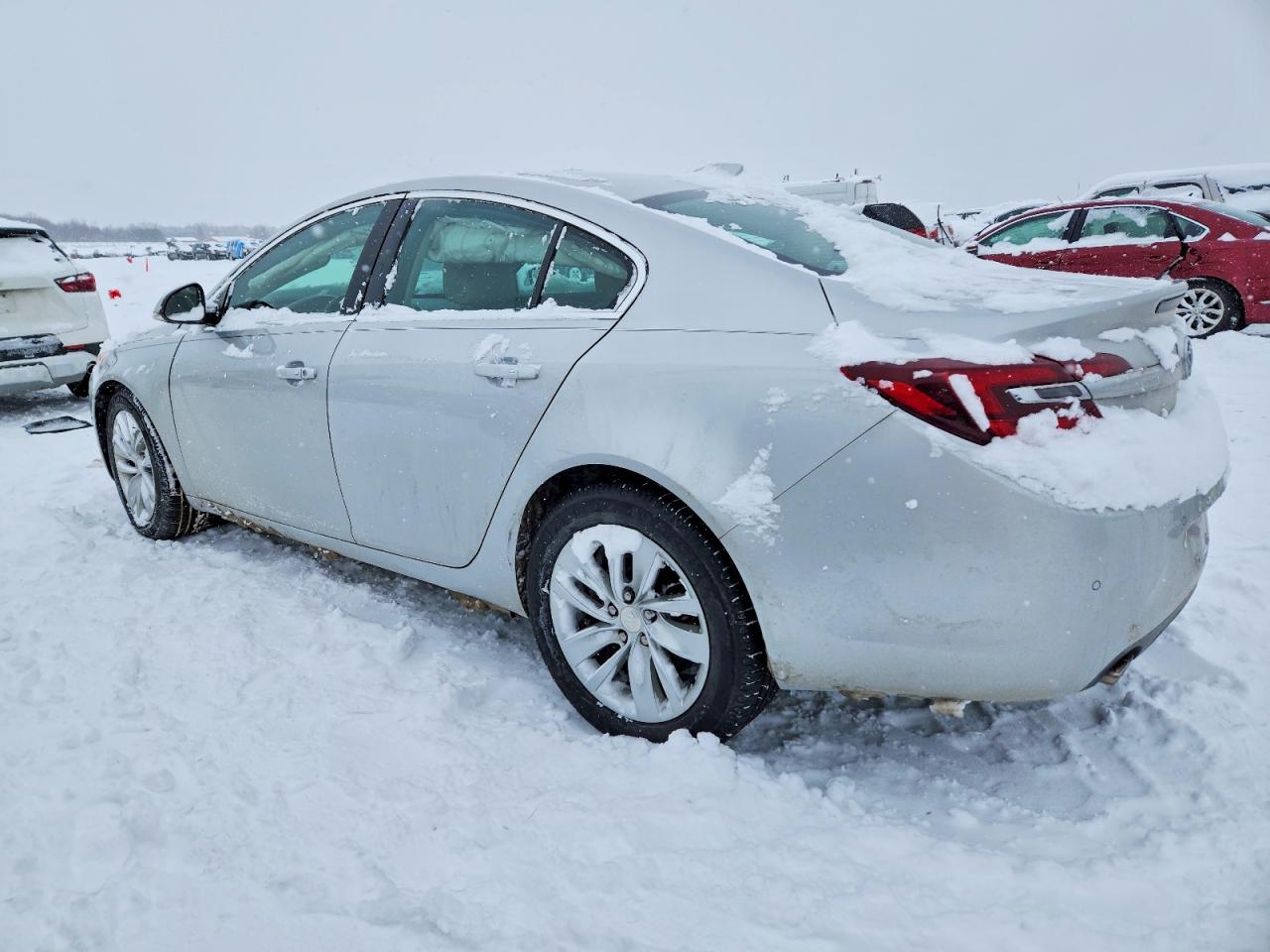 2017 Buick Regal VIN 2G4GR5GX7H9111016 photo 2