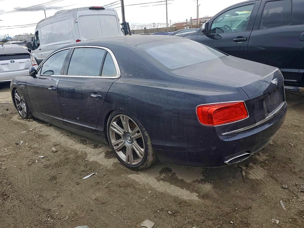 2014 Bentley All other VIN SCBEC9ZA8EC091959 photo 2