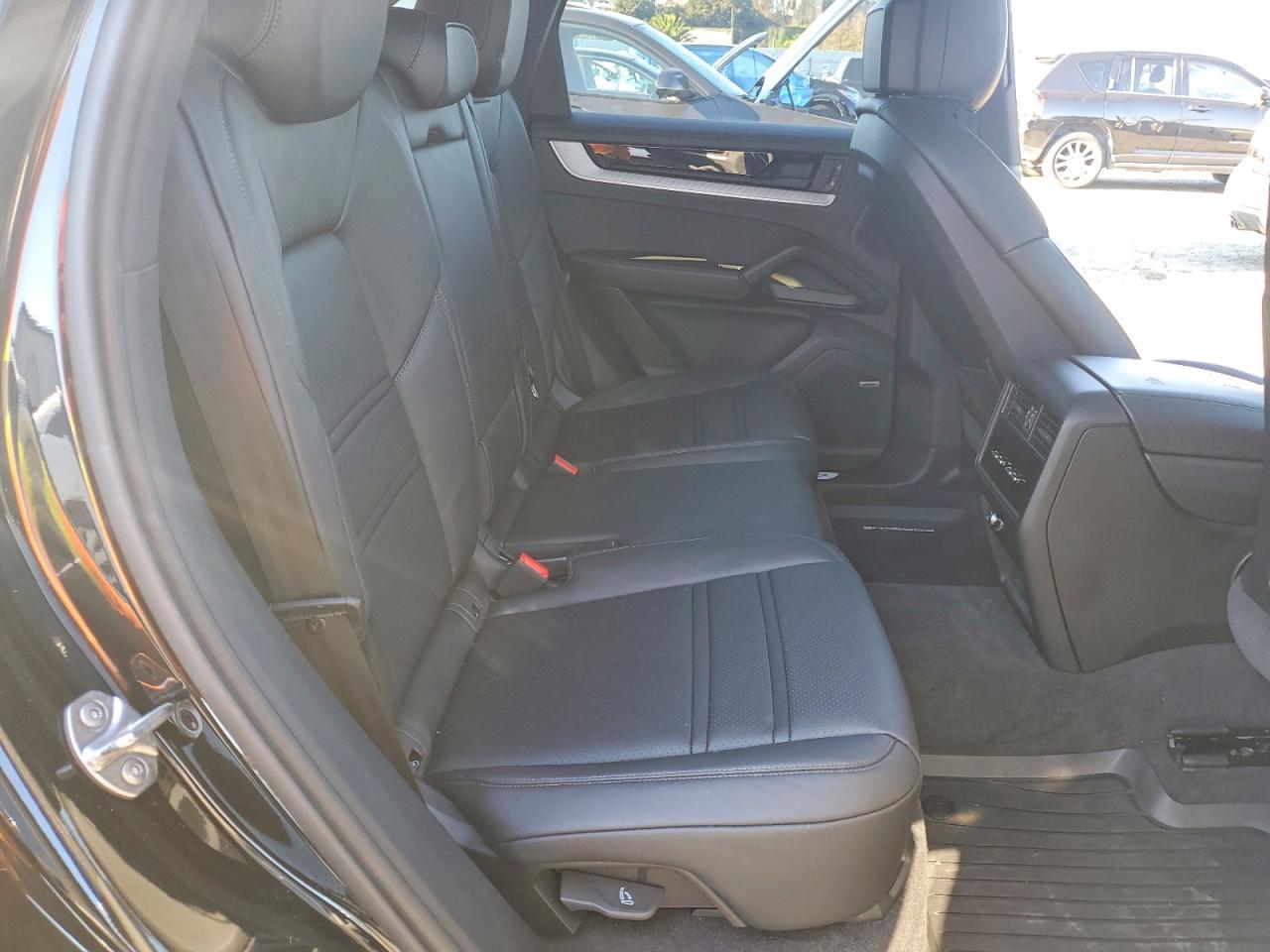 2025 Porsche Cayenne VIN WP1AN2AY8SDA22182 photo 11