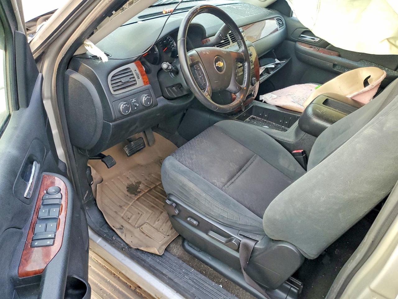 2009 CHEV Suburban VIN 1GNFK26319R227621 photo 8
