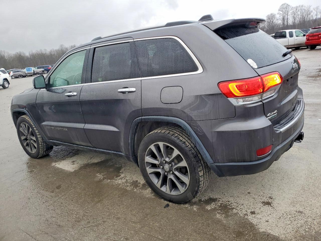 2018 Jeep Grand cher VIN 1C4RJFBM5JC374093 photo 2