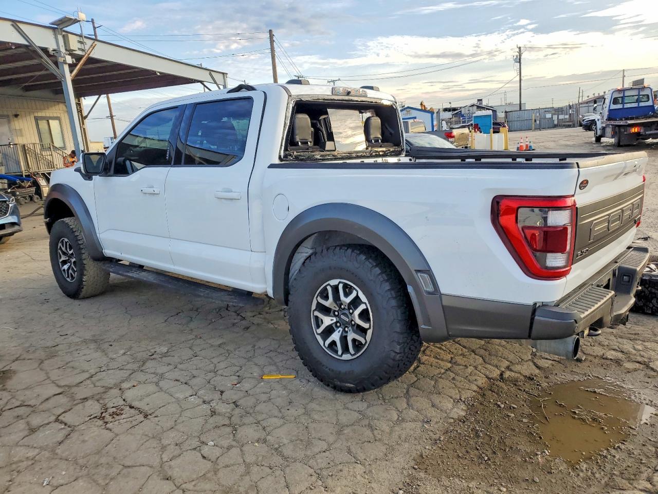 2023 Ford F150 VIN 1FTFW1RG1PFB75976 photo 2