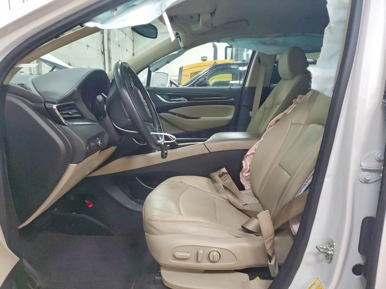 2020 Buick Enclave VIN 5GAERBKW6LJ136156 photo 7