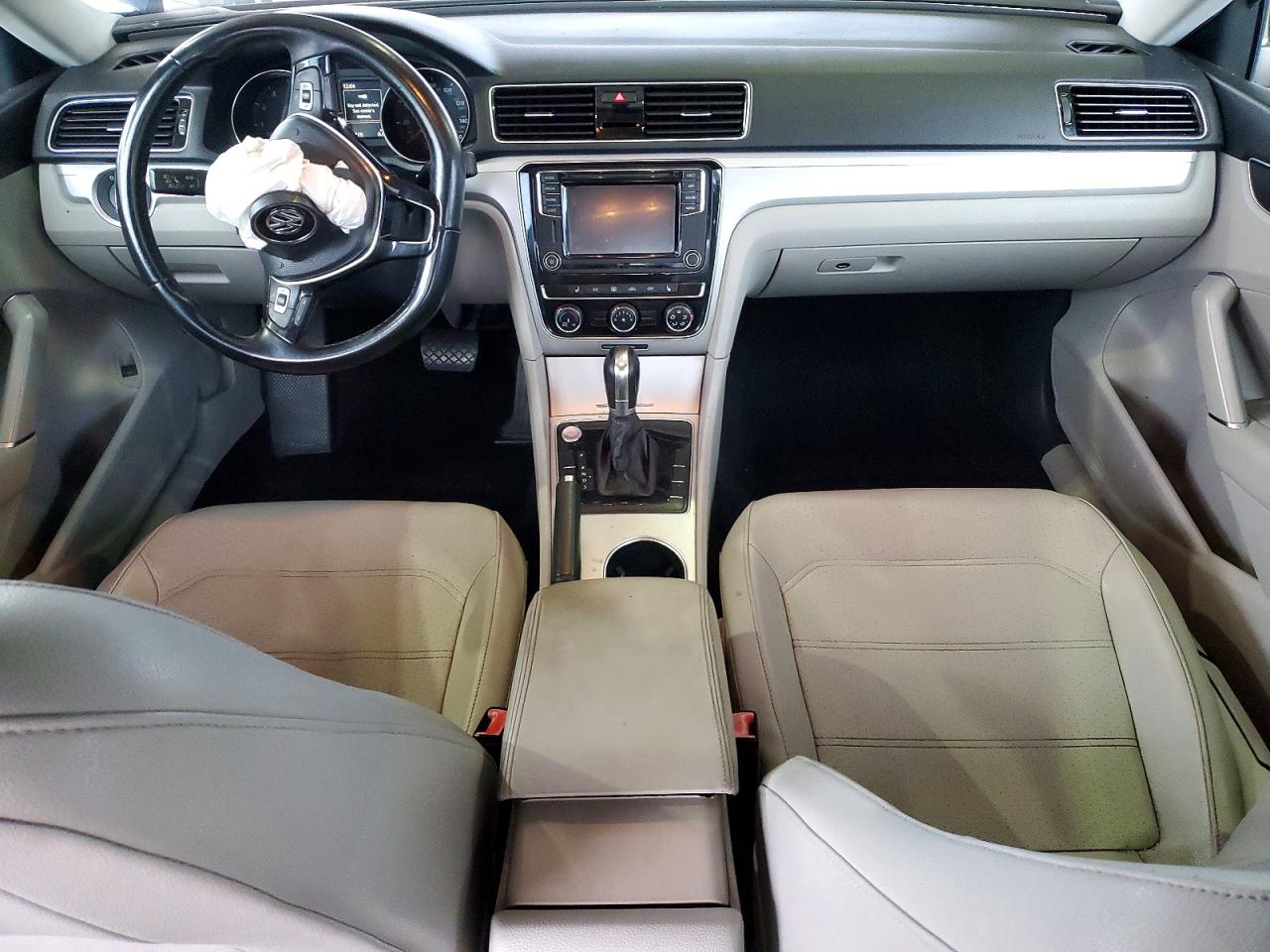 2019 Volkswagen Passat VIN 1VWLA7A38KC014254 photo 8