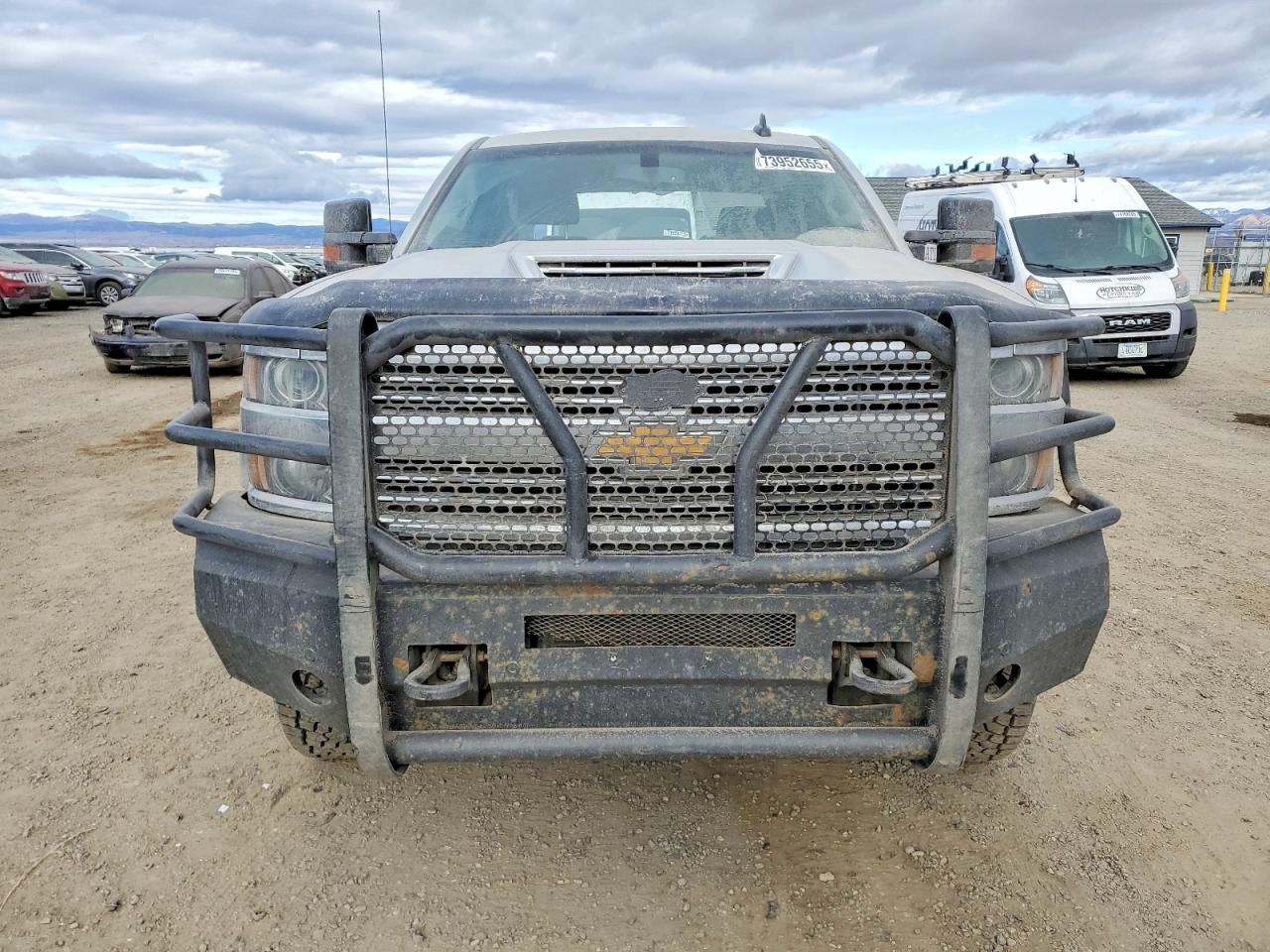 2018 Chevrolet All models VIN 1GC1KUEY1JF247403 photo 5