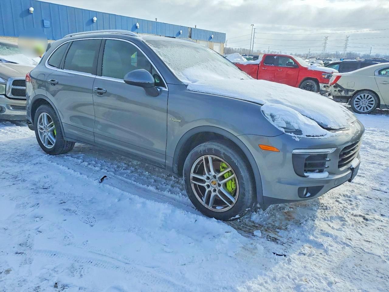 2017 Porsche Cayenne VIN WP1AE2A29HLA74933 photo 4