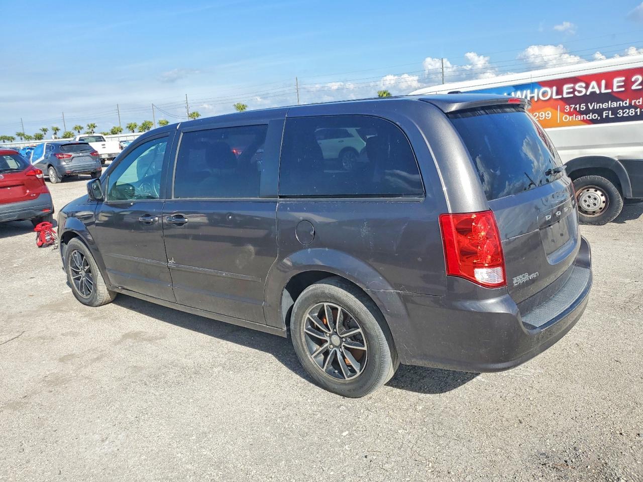 2015 Dodge Caravan VIN 2C4RDGCG6FR703923 photo 2