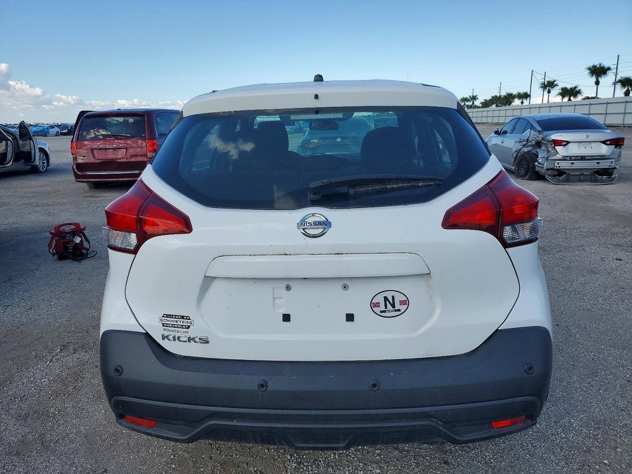 2020 Nissan Kicks VIN 3N1CP5BV3LL496937 photo 6