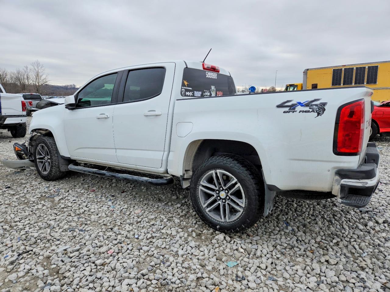 2021 Chevrolet Colorado VIN 1GCGTBEN5M1107728 photo 2