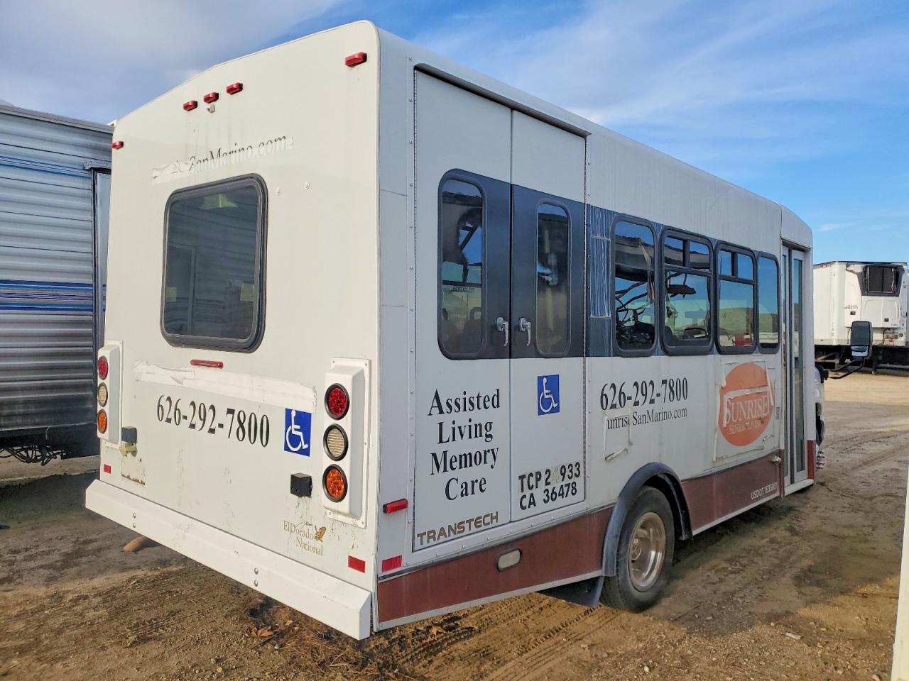 2015 Ford Econoline VIN 1FDFE4FS9FDA02872 photo 4