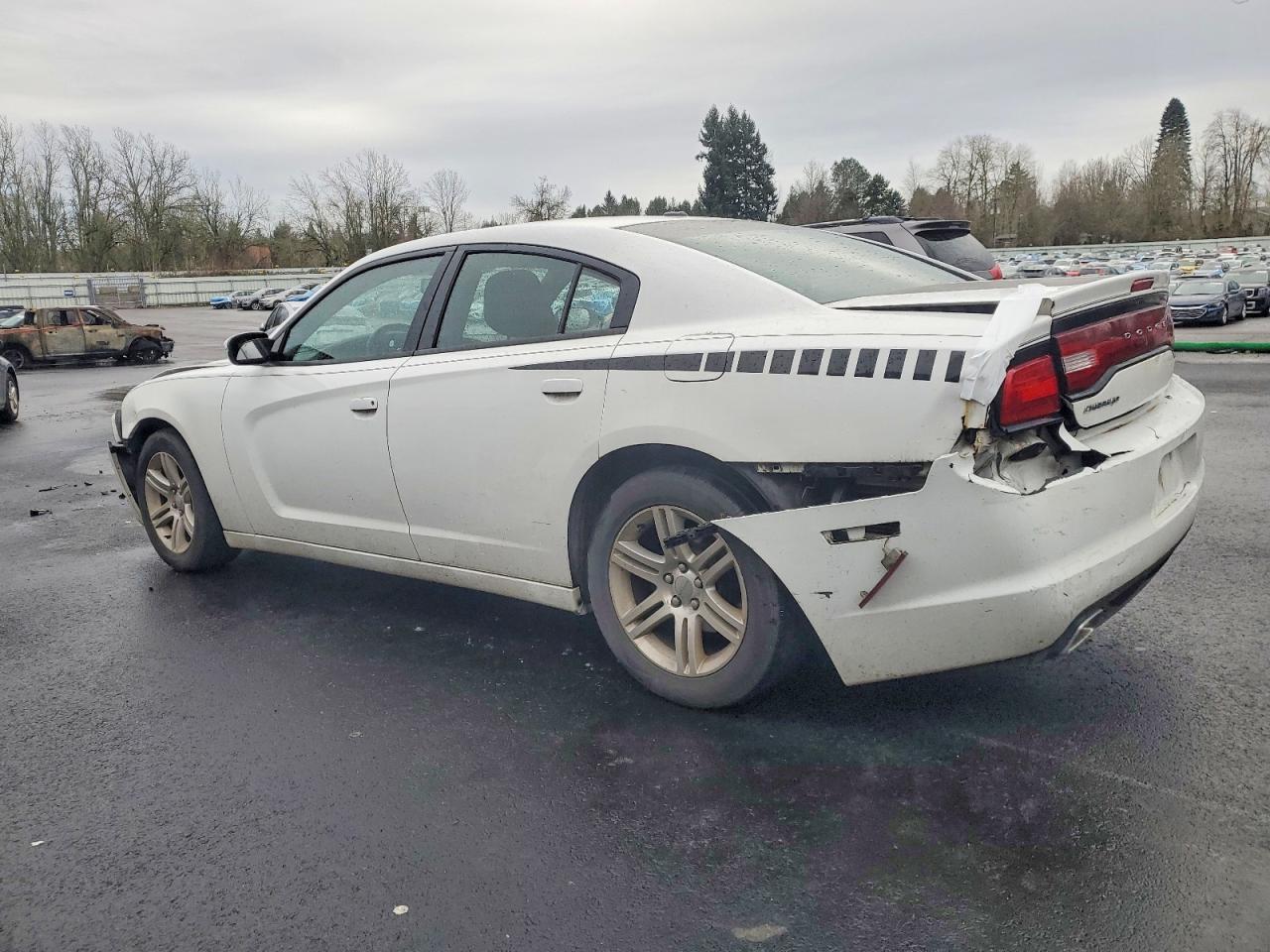 2011 Dodge Charger VIN 2B3CL3CG5BH605811 photo 2