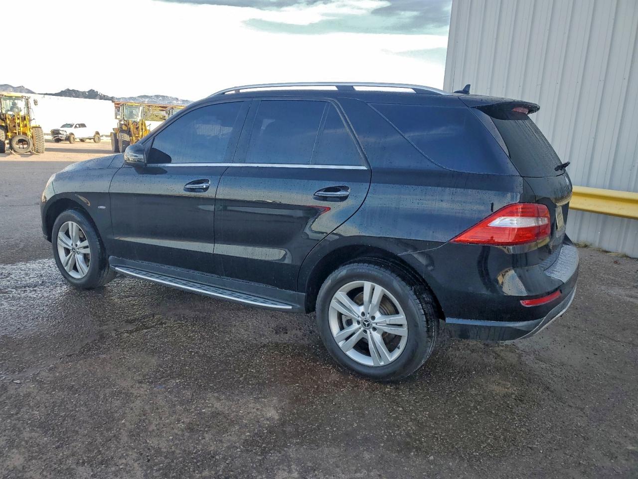 2012 Mercedes-Benz M-class VIN 4JGDA5HB1CA059702 photo 2