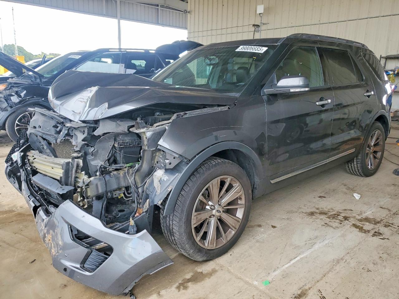 2018 Explorer VIN 1FM5K8F83JGA82385 photo 1