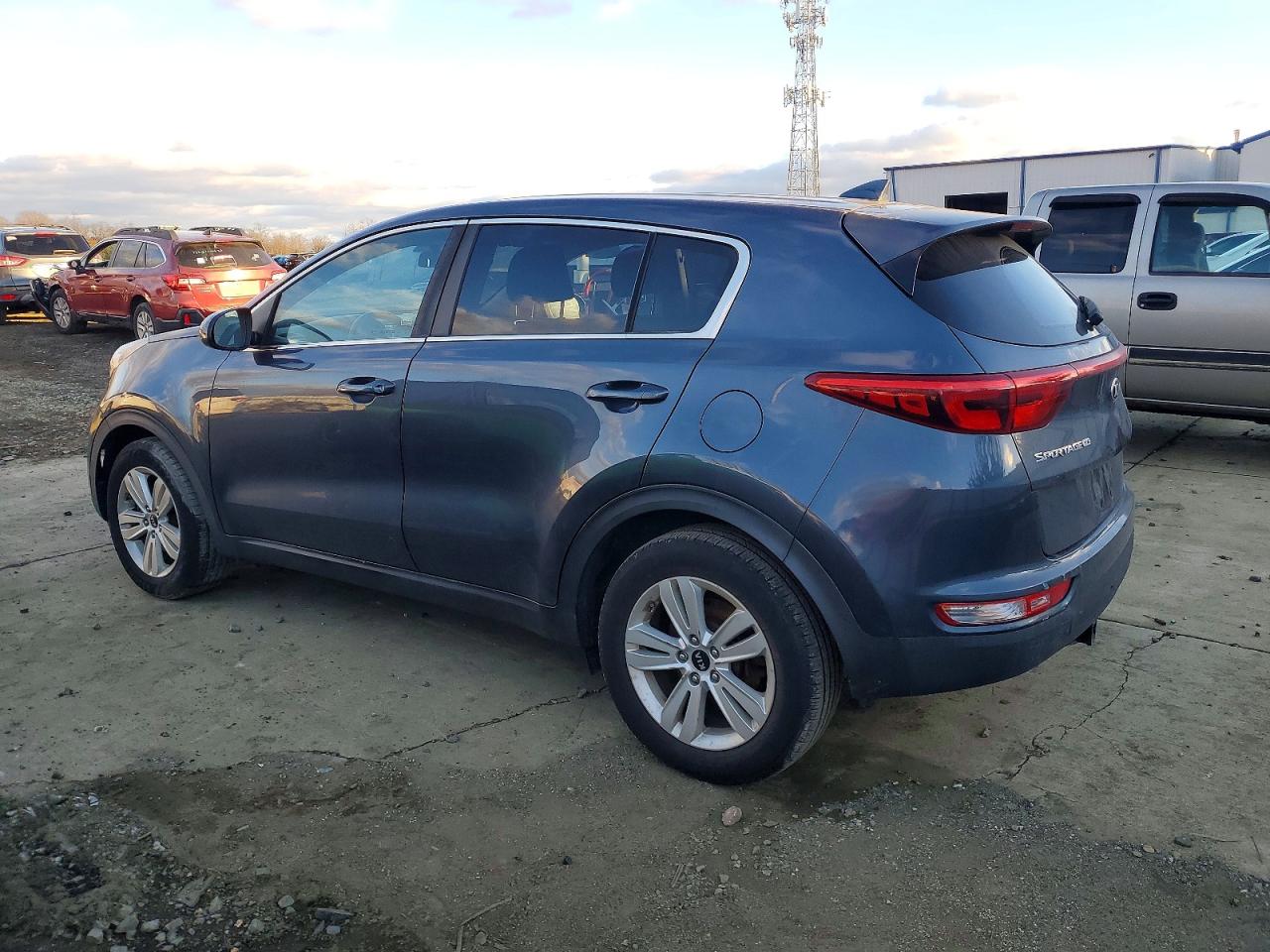 2018 Kia Sportage VIN KNDPM3AC7J7484948 photo 2