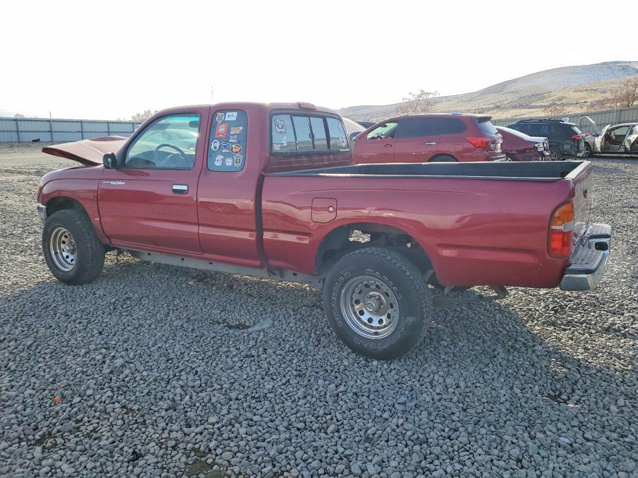 1995 Toyota Tacoma VIN 4TAUN53B8SZ058980 photo 2