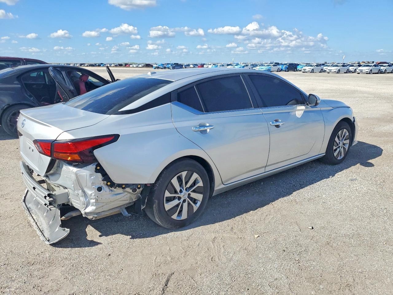 2020 Nissan Altima VIN 1N4BL4BV8LC168087 photo 3