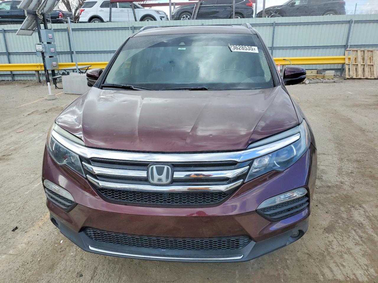 2017 Honda Pilot VIN 5FNYF6H93HB062612 photo 5