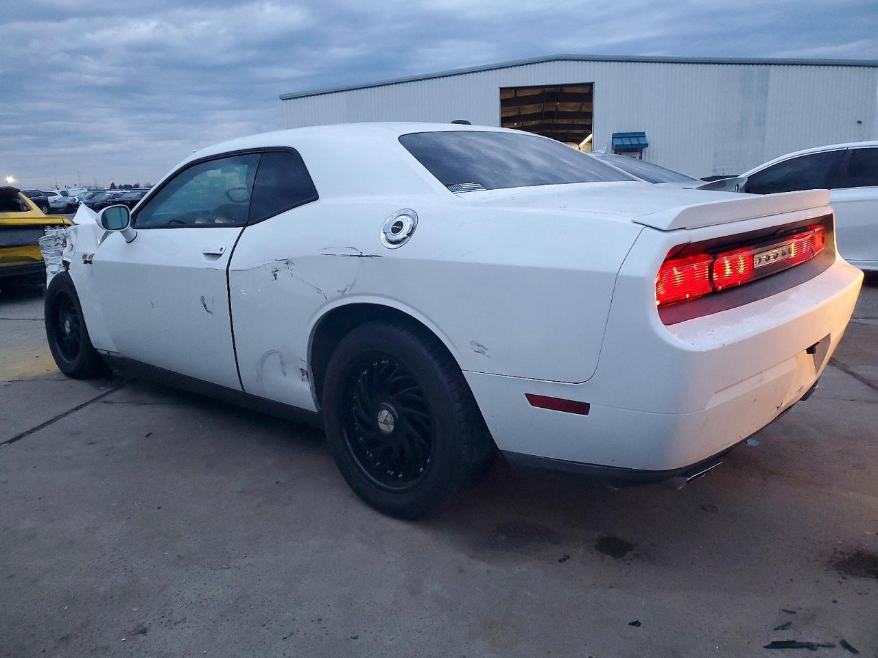 2014 Dodge Challenger VIN 2C3CDYBT4EH231837 photo 2
