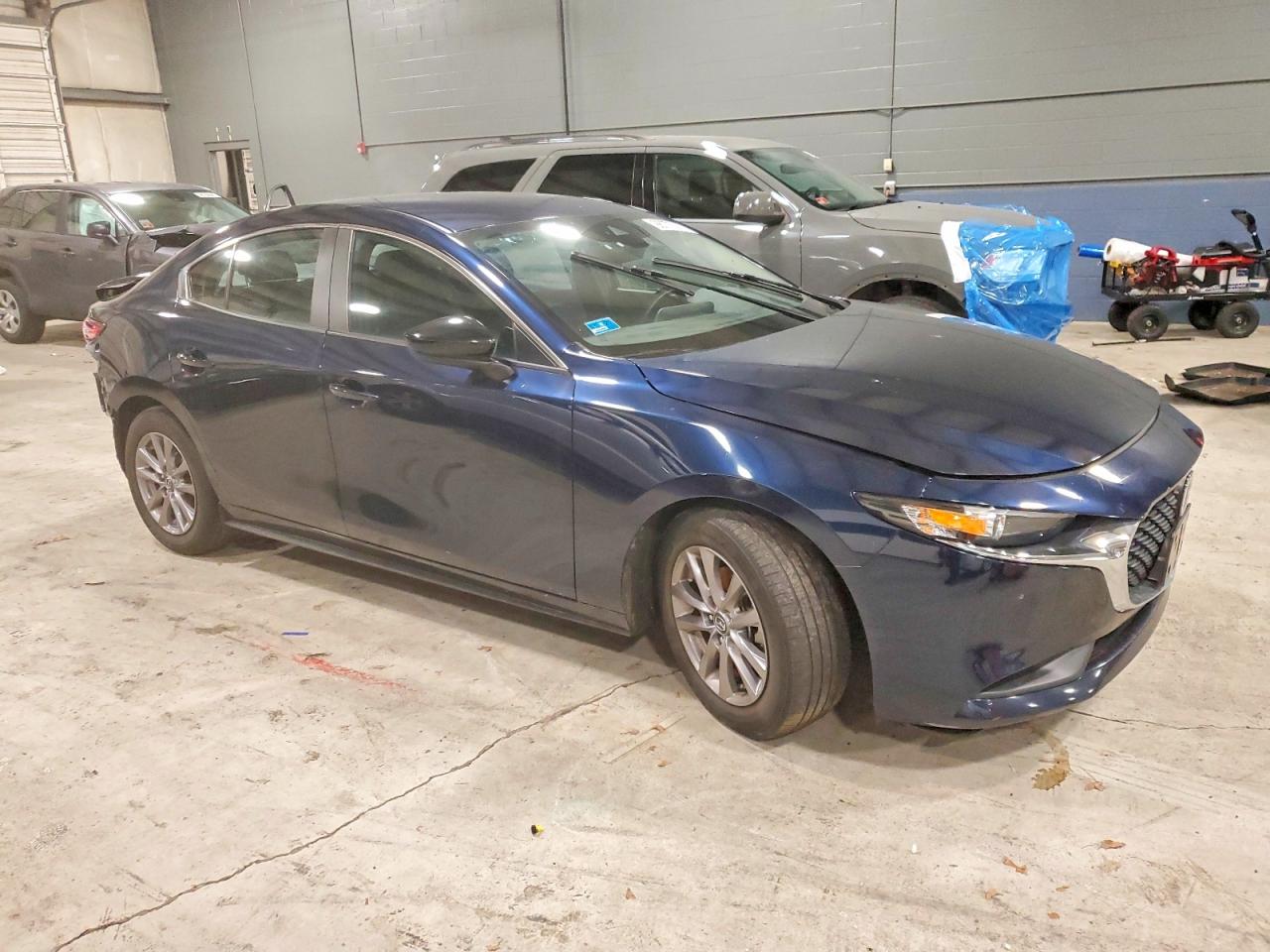 2021 Mazda 3 VIN 3MZBPAAL3MM201460 photo 4