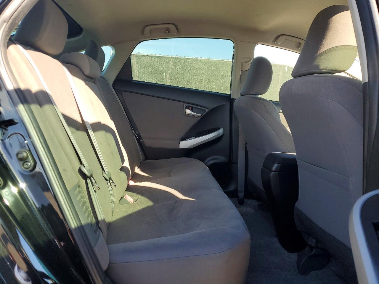 2014 Toyota Prius VIN JTDKN3DU3E1777587 photo 10