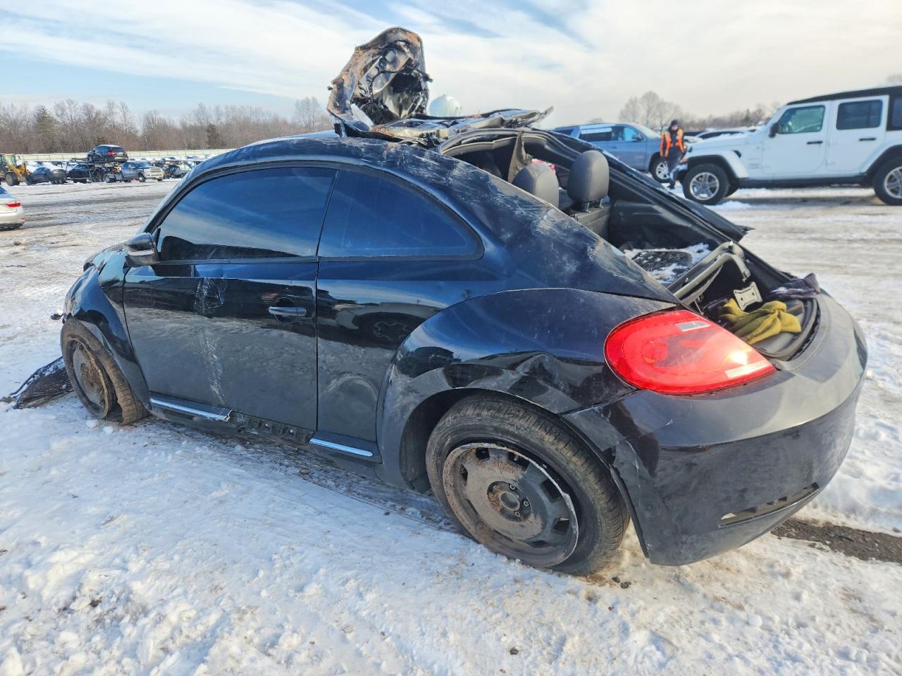 2012 Volkswagen Beetle VIN 3VWHP7AT6CM626604 photo 2