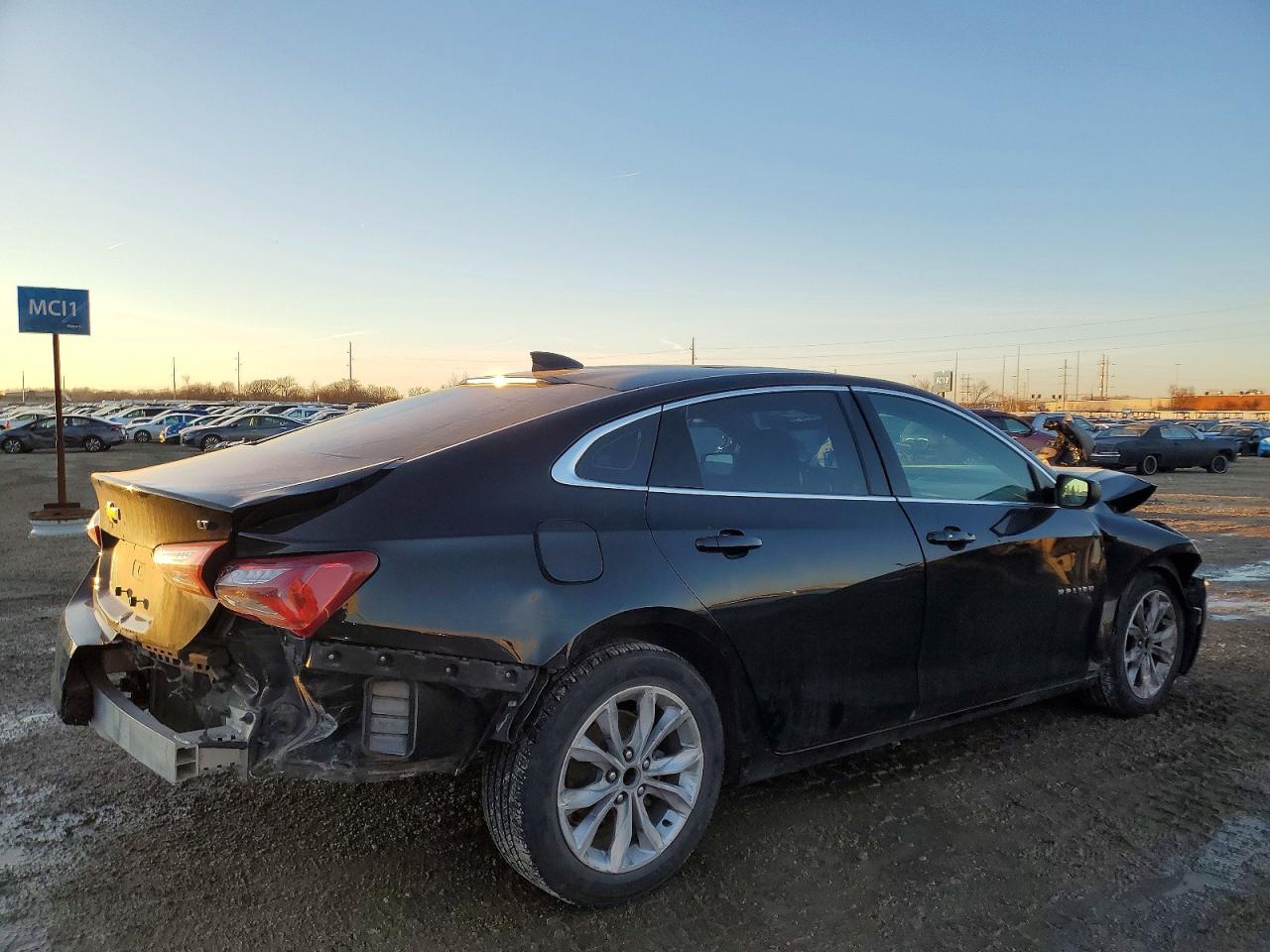 2020 Chev Malibu VIN 1G1ZD5ST6LF025852 photo 3