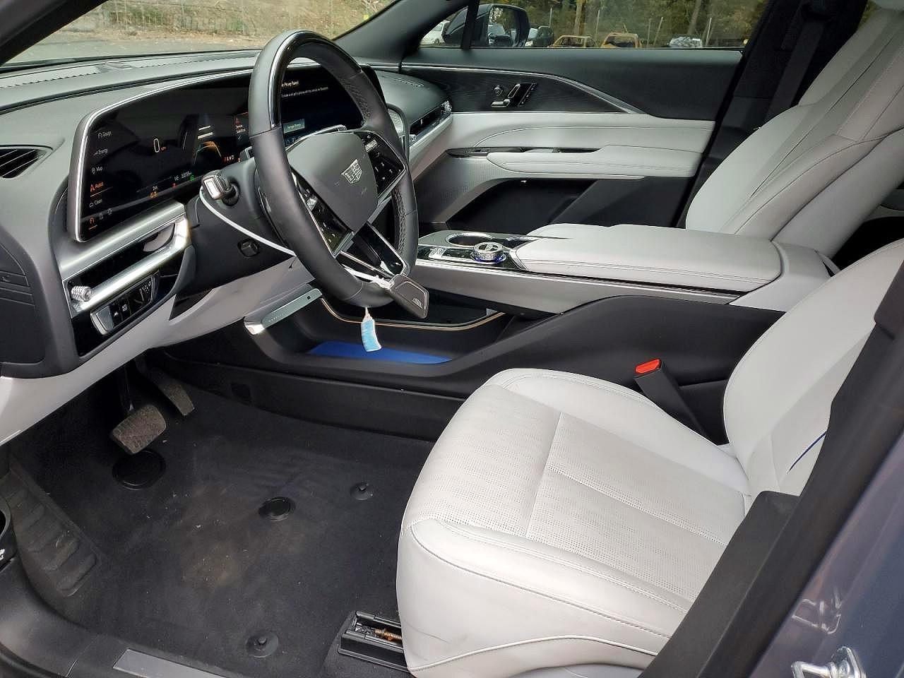 2024 Cadillac Lyriq luxu VIN 1GYKPRRL5RZ123687 photo 7