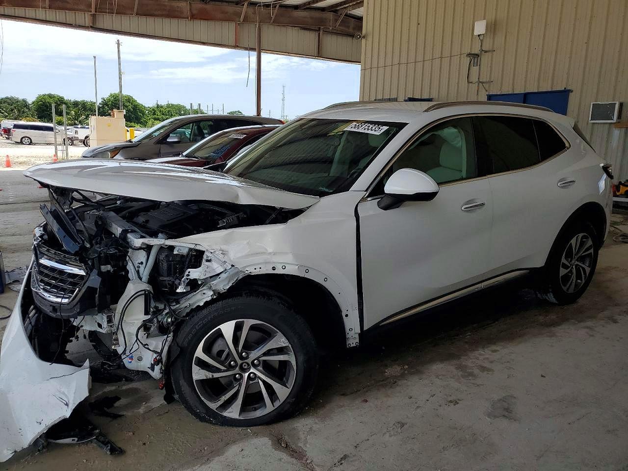 2022 Buick Envision VIN LRBFZNR41ND053260 photo 1
