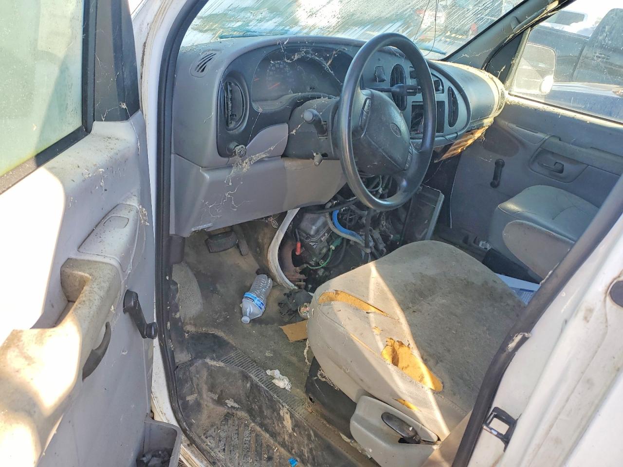2002 Ford Econoline VIN 1FTRE14252HA55350 photo 8
