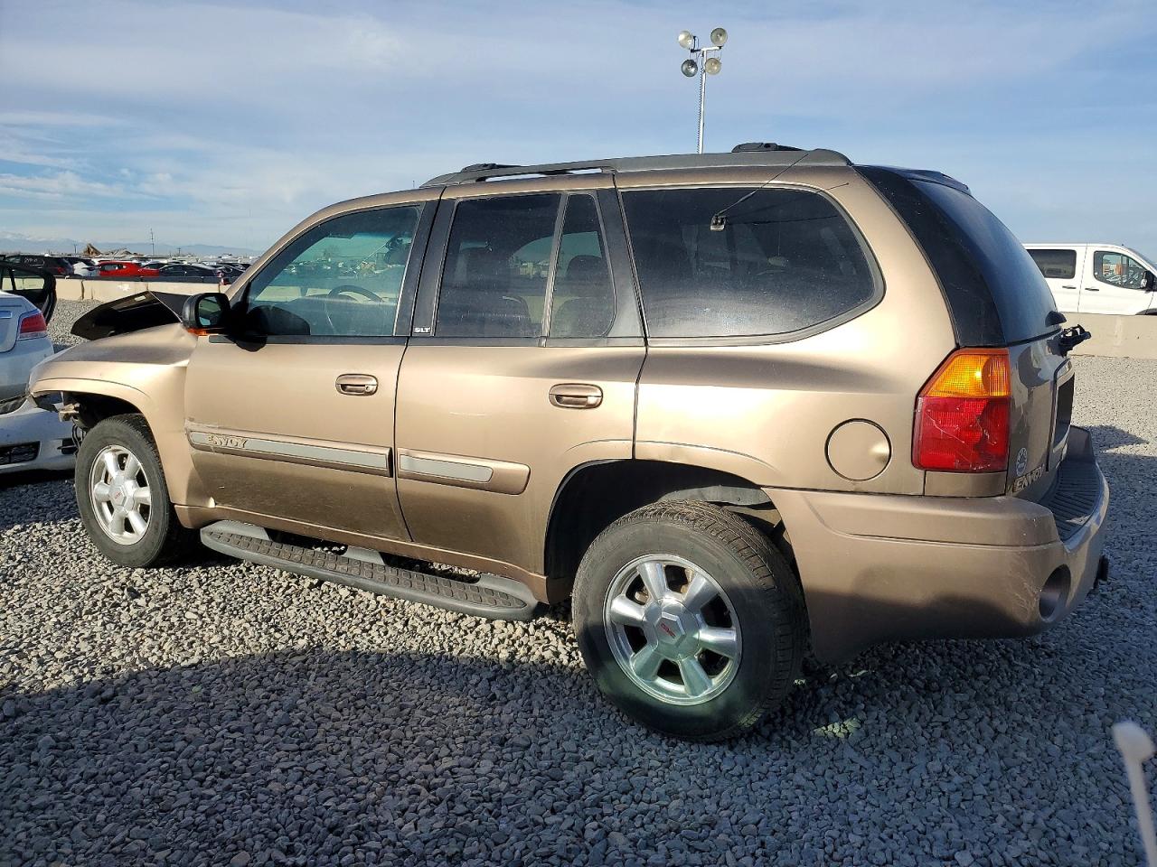 2003 GMC Envoy VIN 1GKDT13S932336559 photo 2