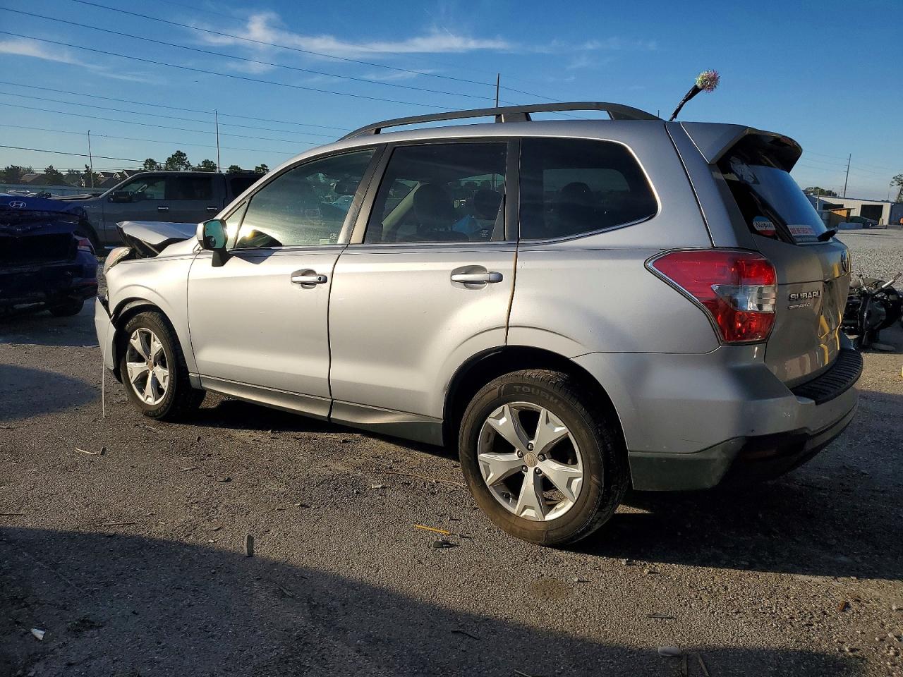 2015 Subaru Forester VIN JF2SJAHC4FH479805 photo 2