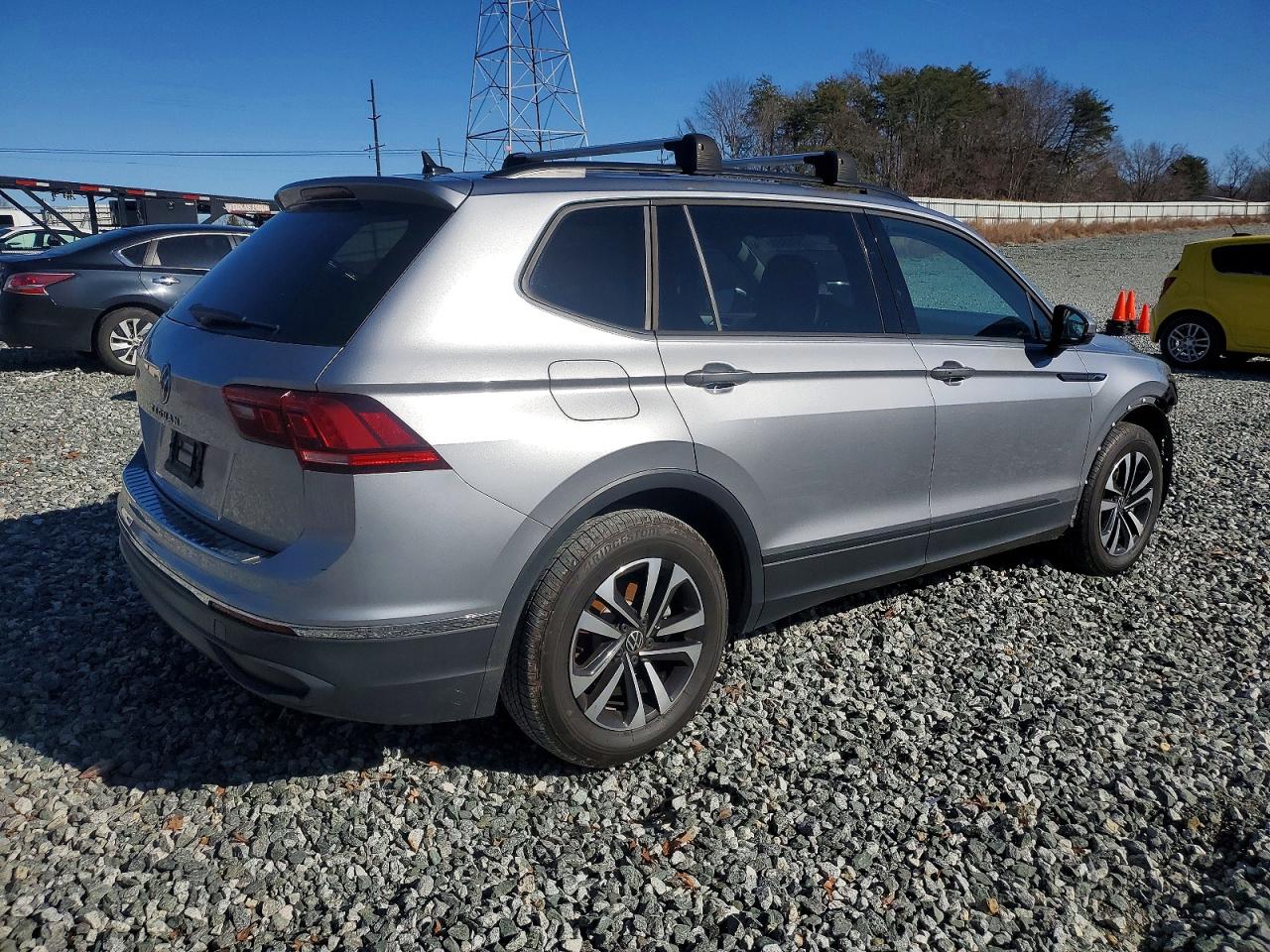 2024 Volkswagen Tiguan VIN 3VVRB7AX0RM155133 photo 3