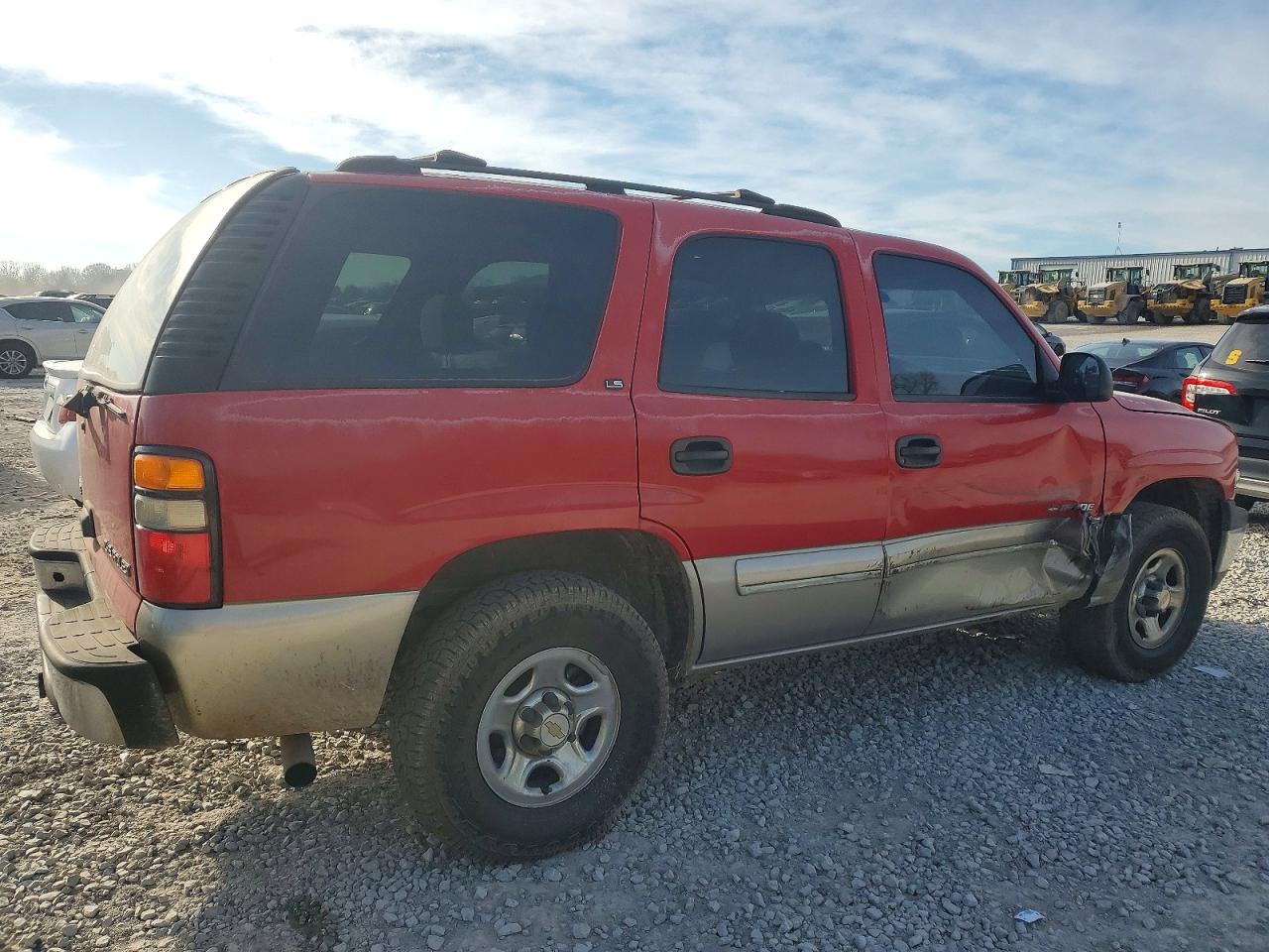 2000 Chevrolet Tahoe VIN 1GNEK13T2YJ113375 photo 3