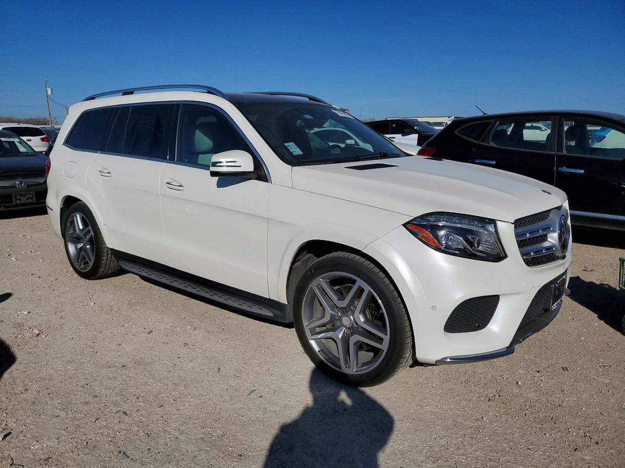2017 Mercedes-Benz Gls-class VIN 4JGDF7DE6HA879634 photo 4