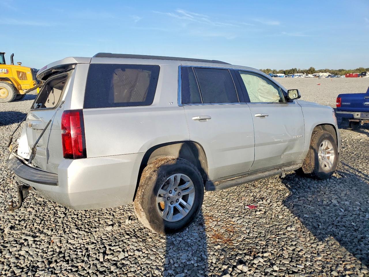 2019 Chevrolet Tahoe VIN 1GNSKBKC6KR366816 photo 3