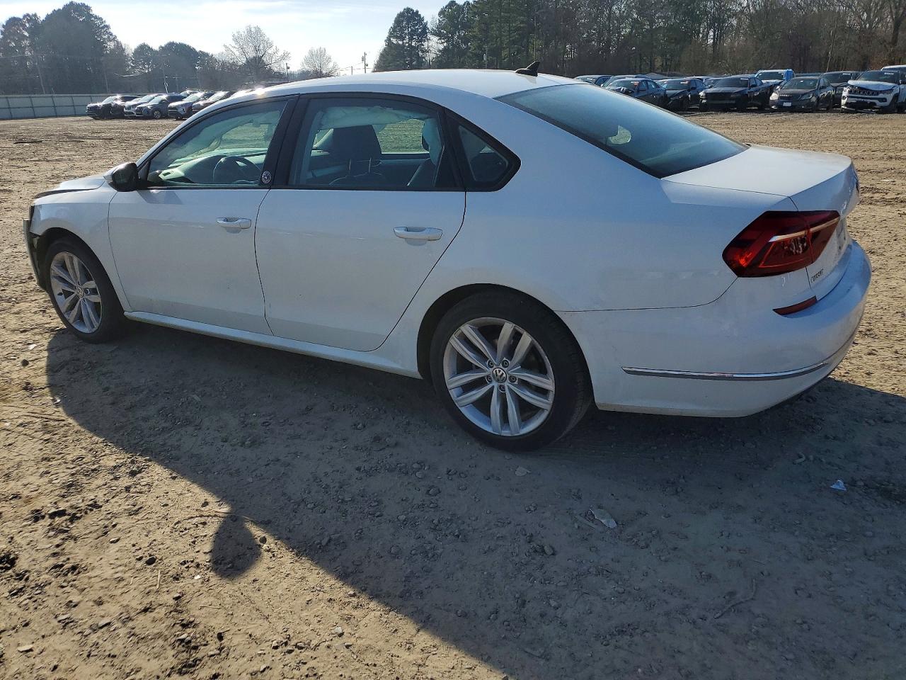 2019 Volkswagen Passat VIN 1VWLA7A32KC008787 photo 2