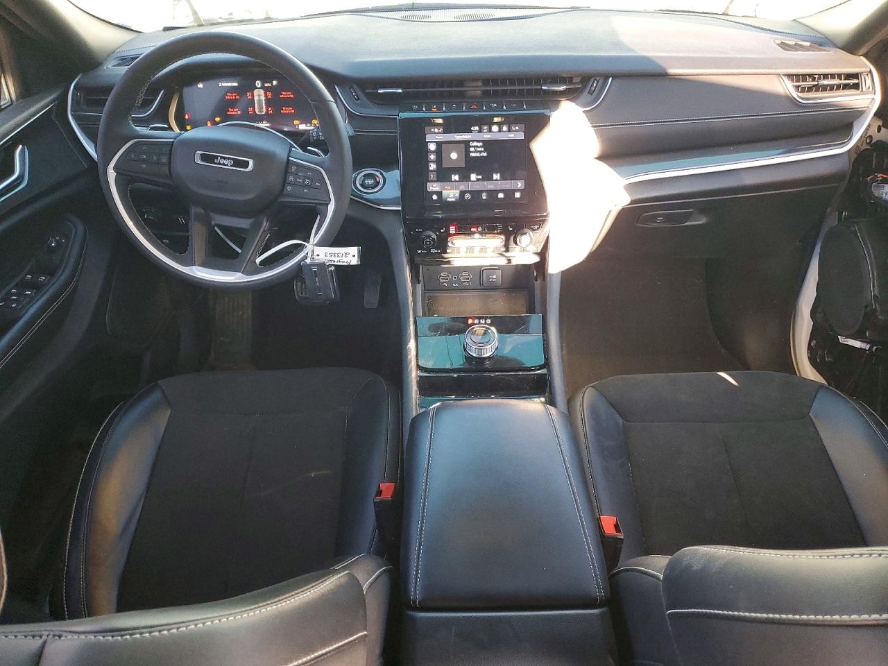 2023 JEEP Cherokee VIN 1C4RJHAG6PC554831 photo 8