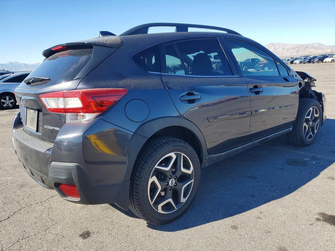 2018 Subaru Crosstrek VIN JF2GTAMC5J8316367 photo 3