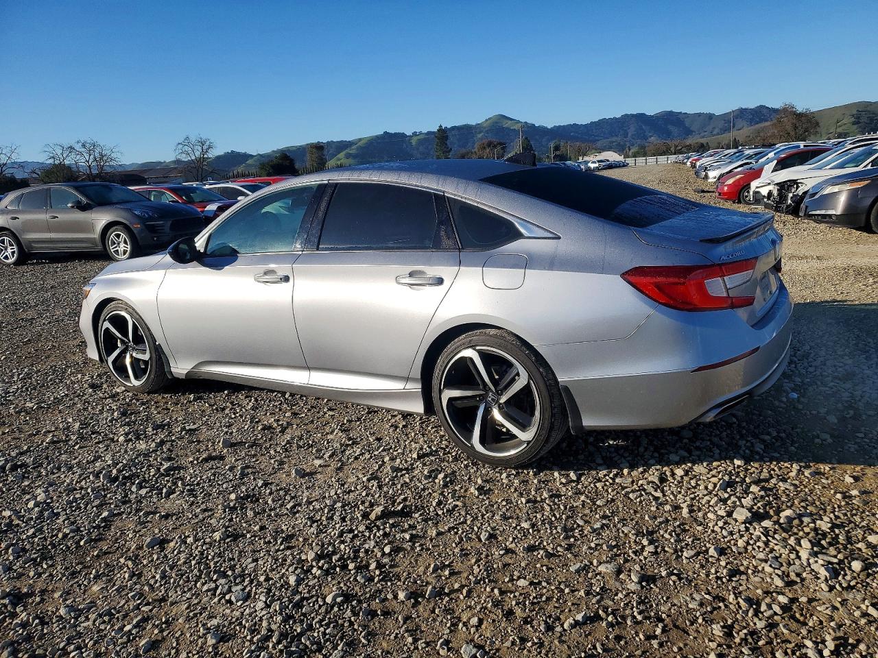2022 Honda Accord VIN 1HGCV2F39NA004529 photo 2