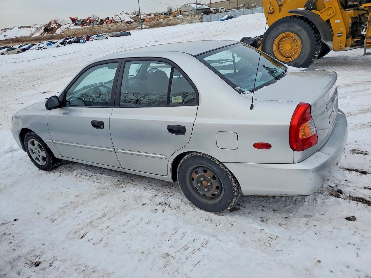 2002 Hyundai Accent VIN KMHCG45C02U325127 photo 2